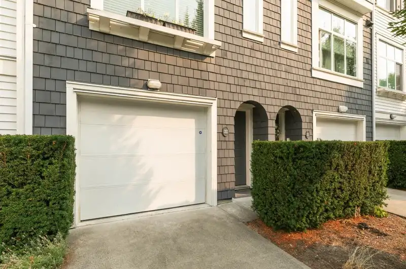 32 18681 68 AVENUE - photo 3 of 19
