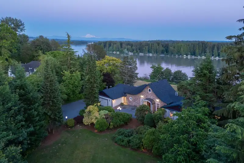 21850 RIVER ROAD - photo 4 of 40