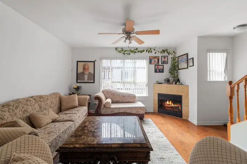 18 12730 66 AVENUE - photo 3 of 20