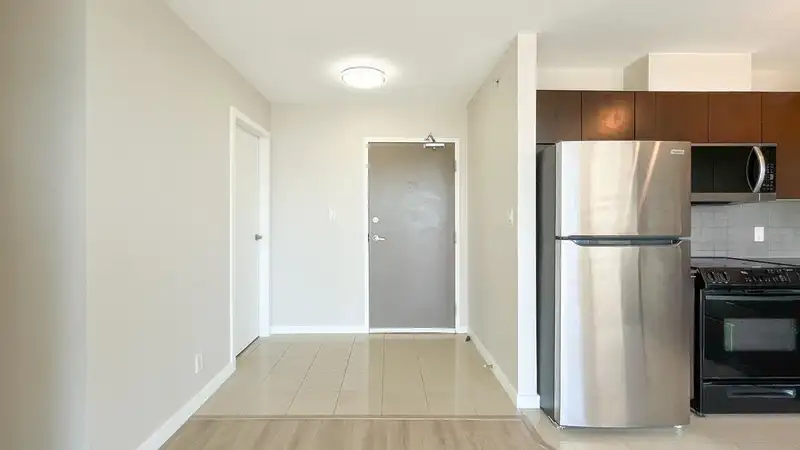 2710 13618 100 AVENUE - photo 4 of 34