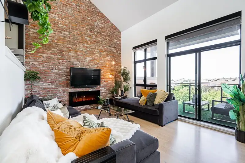 416 220 SALTER STREET - photo 4 of 36