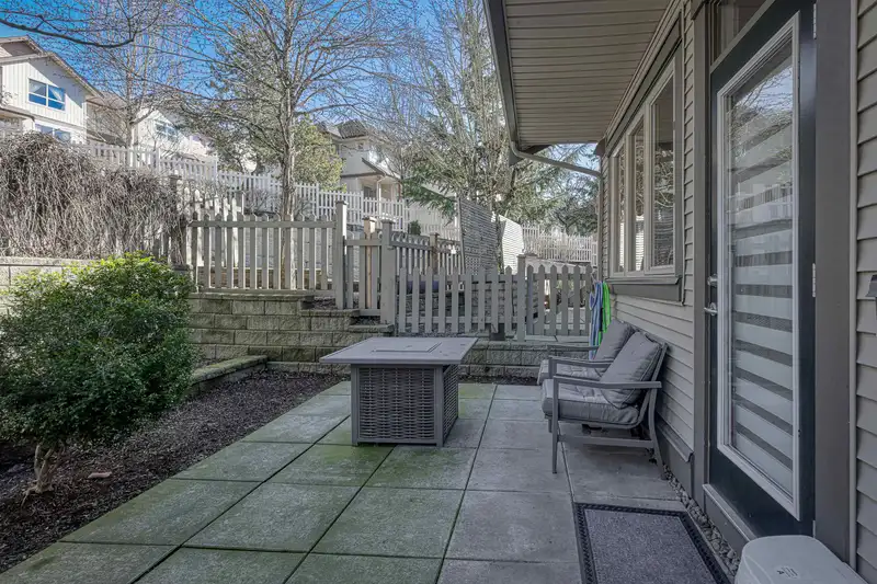 36 20326 68 AVENUE - photo 2 of 22