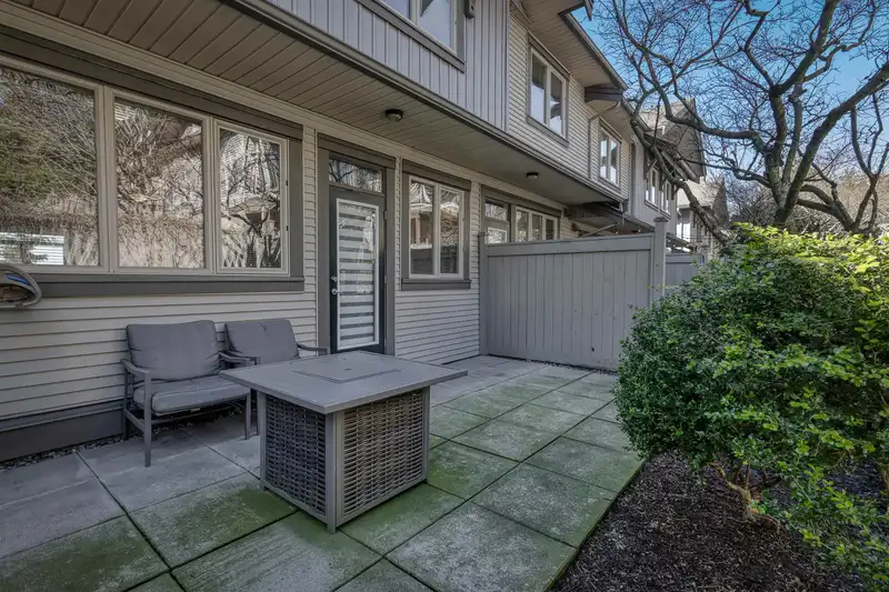 36 20326 68 AVENUE - photo 3 of 22