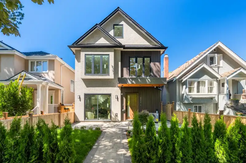 1 3771 W KING EDWARD AVENUE - photo 1 of 32