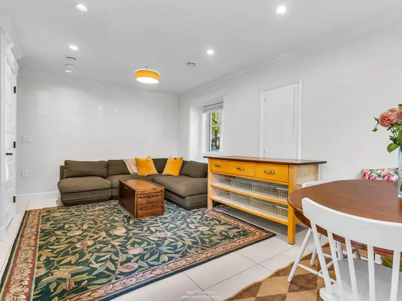 3103 ST. GEORGE STREET - photo 4 of 36