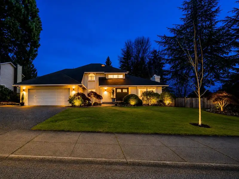 15160 81 AVENUE - photo 1 of 28