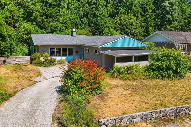 3922 SUNNYCREST DRIVE - photo 2 of 24