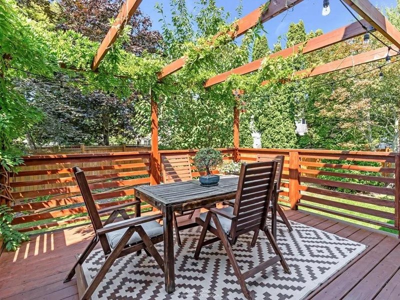 999 53A STREET - photo 2 of 25