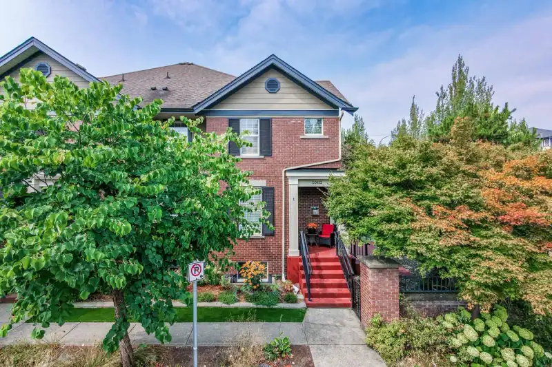 1 20832 70 AVENUE - photo 1 of 40