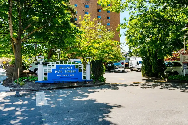1504 6631 MINORU BOULEVARD - photo 2 of 32