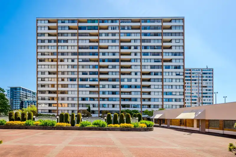 1504 6631 MINORU BOULEVARD - photo 3 of 32