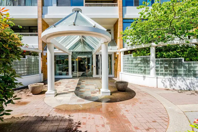 1504 6631 MINORU BOULEVARD - photo 4 of 32