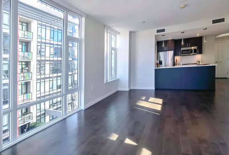 602 1708 ONTARIO STREET - photo 2 of 31