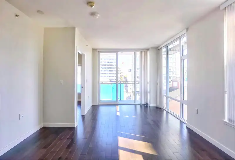 602 1708 ONTARIO STREET - photo 3 of 31