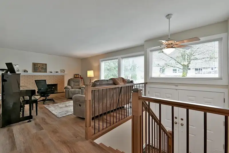 3774 BALSAM CRESCENT - photo 2 of 39