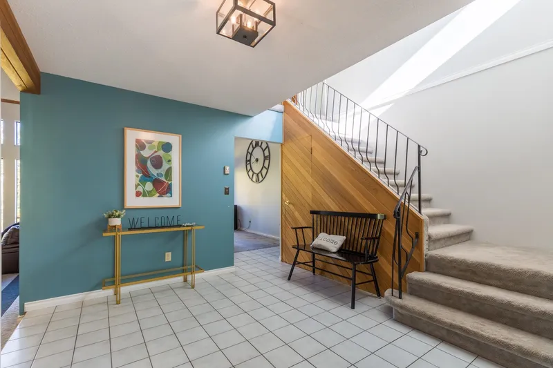 25339 76 AVENUE - photo 3 of 25