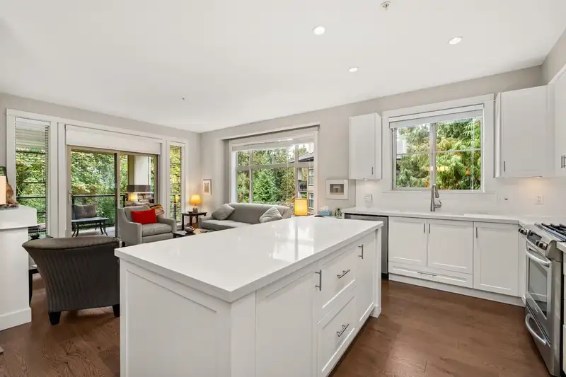 204 15145 36 AVENUE - photo 2 of 33