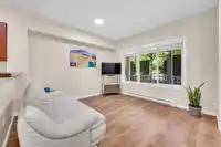8 7136 18TH AVENUE - thumbnail 3