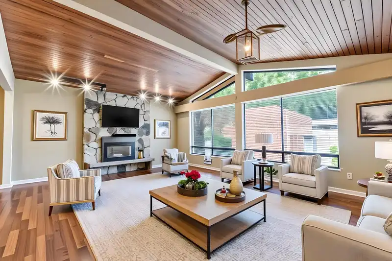 6457 SUMMIT CRESCENT - photo 1 of 32