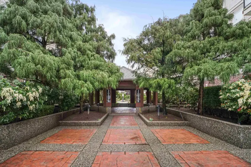 105 20239 MICHAUD CRESCENT - photo 2 of 16