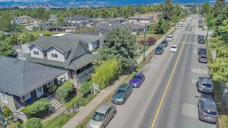 4265 SLOCAN STREET - photo 3 of 40