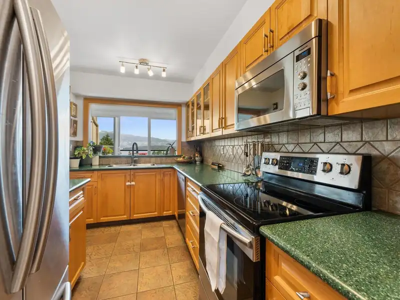 404 2121 W 5TH AVENUE - photo 3 of 16