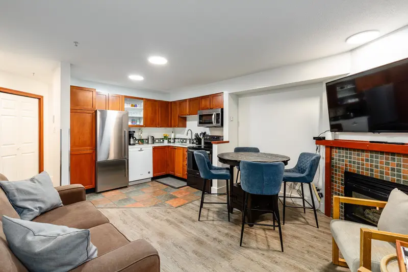 24/24A 4388 NORTHLANDS BOULEVARD - photo 1 of 15