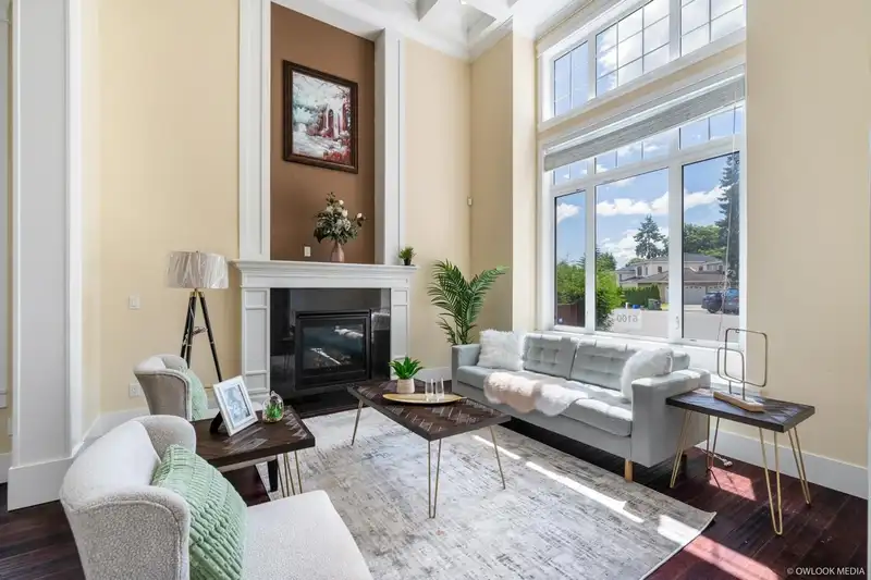 6100 TAKLA PLACE - photo 4 of 33