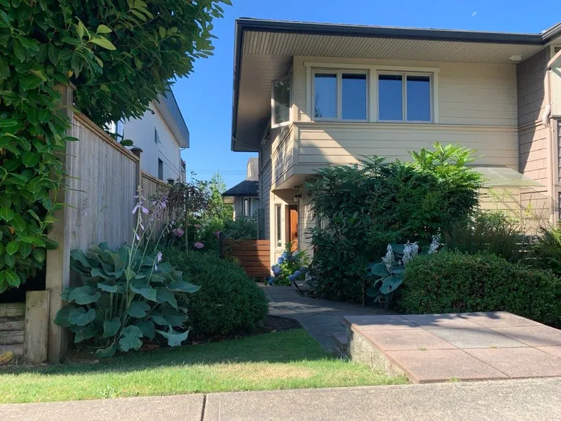 9 215 E 4TH STREET - photo 2 of 25