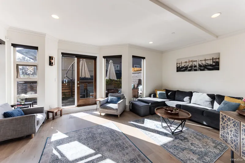 9 215 E 4TH STREET - photo 3 of 25