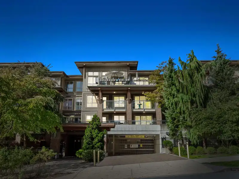 307 1633 MACKAY AVENUE - photo 1 of 32
