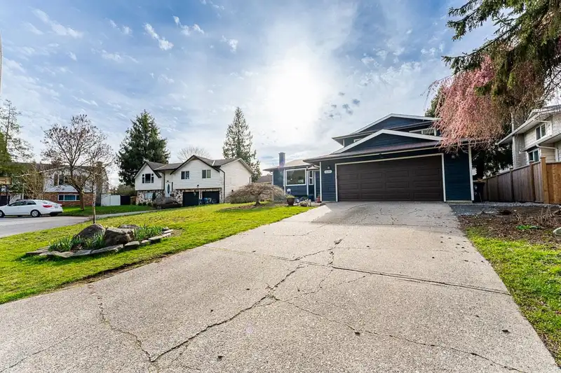 9681 150A STREET - photo 4 of 40