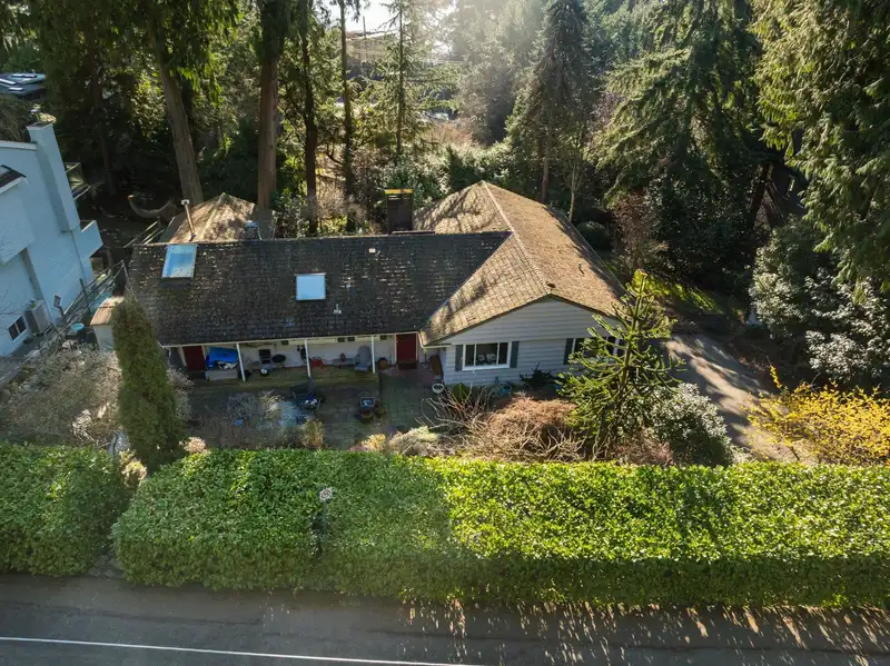 4028 ROSE CRESCENT - photo 1 of 35