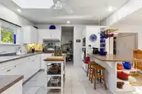 4028 ROSE CRESCENT - thumbnail 9