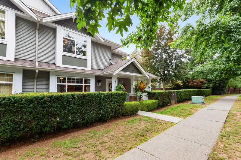 15 19148 124 AVENUE - photo 3 of 40