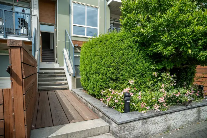 48 10133 RIVER DRIVE - photo 2 of 40