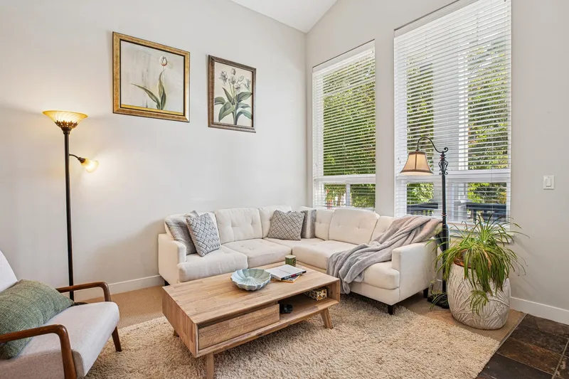 6157 150A STREET - photo 3 of 25