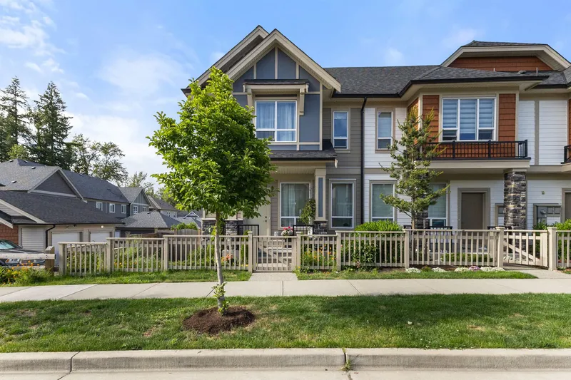 20425 78 AVENUE - photo 1 of 25