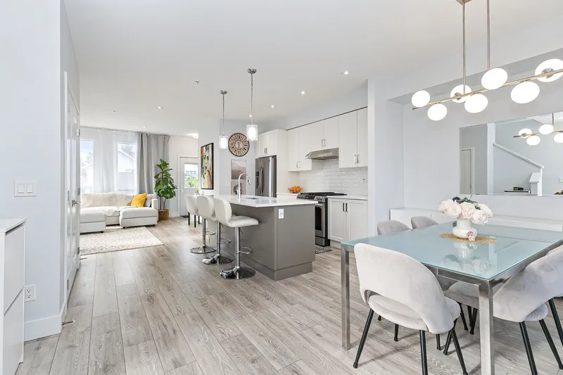 20425 78 AVENUE - photo 3 of 25