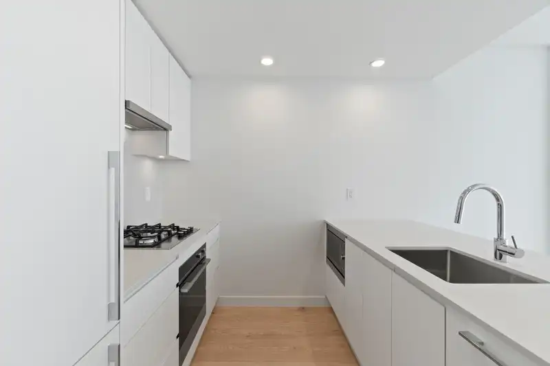 1908 2181 MADISON AVENUE - photo 3 of 14