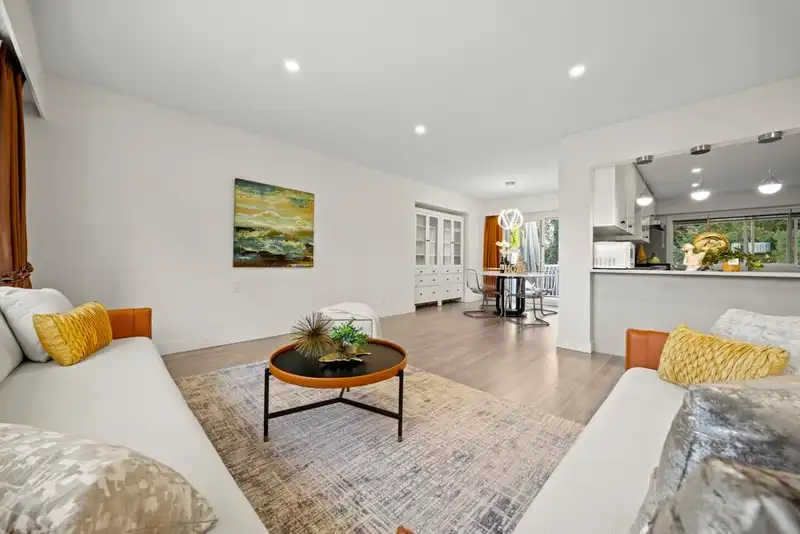 4936 BARKER CRESCENT - photo 4 of 31