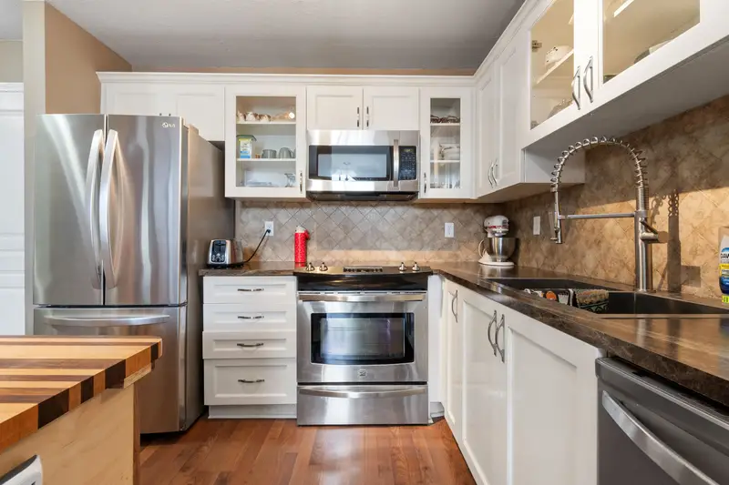 418 33478 ROBERTS AVENUE - photo 4 of 25