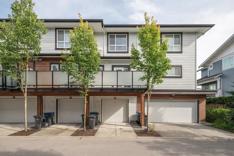 18 240 JARDINE STREET - photo 2 of 23