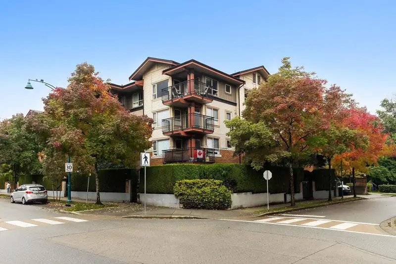 210 200 KLAHANIE DRIVE - photo 1 of 30