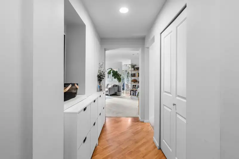 210 200 KLAHANIE DRIVE - photo 4 of 30