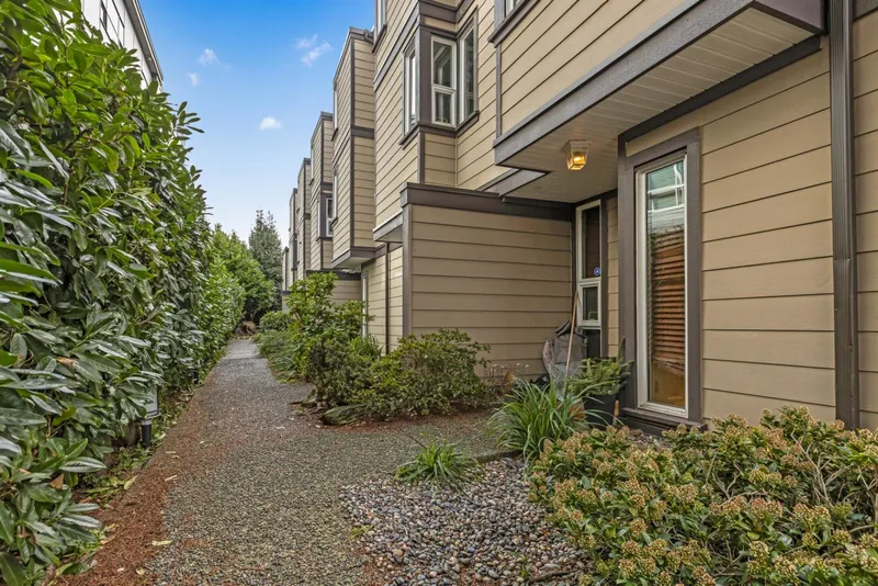 5 1535 ST. GEORGES AVENUE - photo 1 of 19