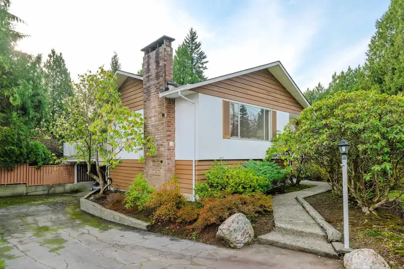 7970 HUNTER STREET - photo 2 of 40