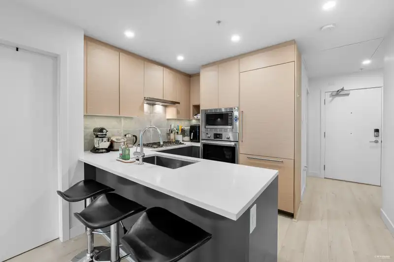 605 8888 OSLER STREET - photo 4 of 31