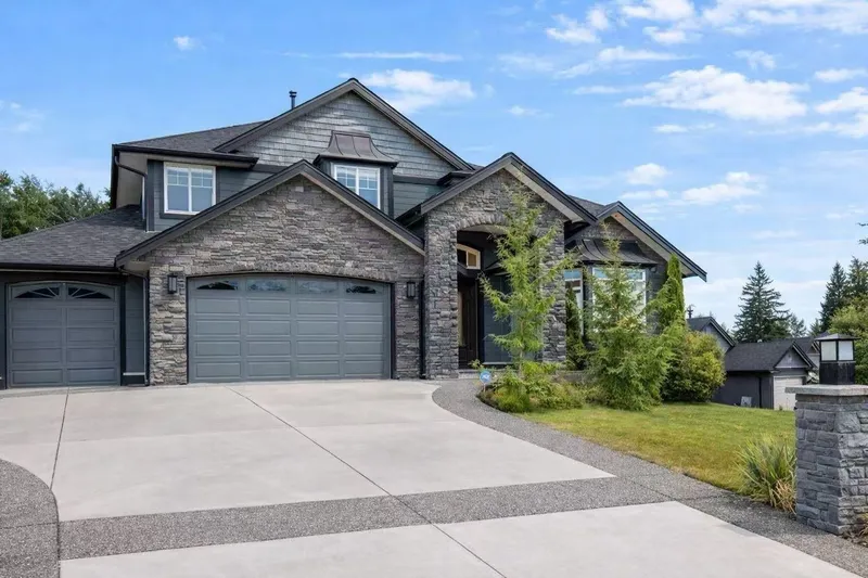 26500 124 AVENUE - photo 1 of 25