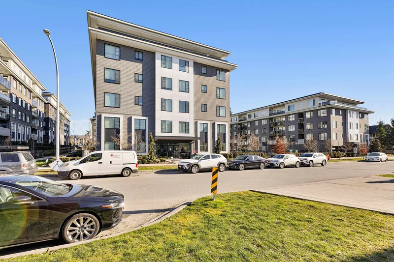 122 15825 85 AVENUE - photo 2 of 25